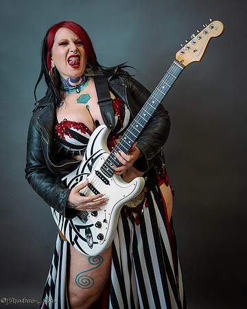 20260822-1-Lacey-Guitar-0004